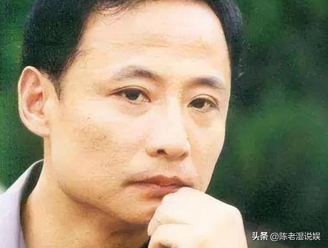 姜还是老的辣！婚内出轨、污蔑前夫三十年，70岁奚美娟"人设崩塌"