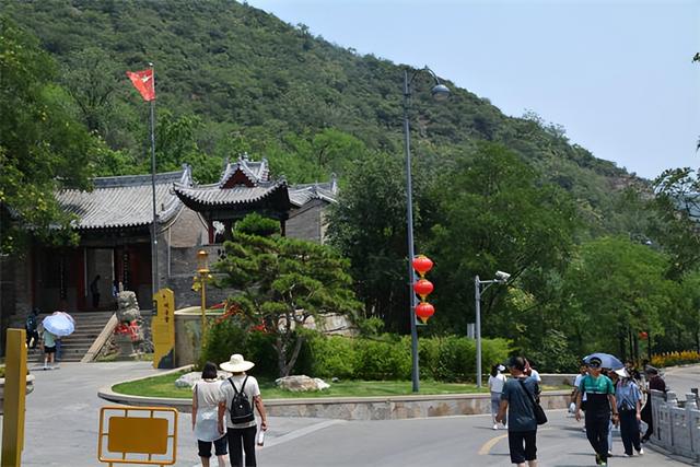 太原蒙山——群山环抱，自然风光优美，有丰富的历史文化底蕴...