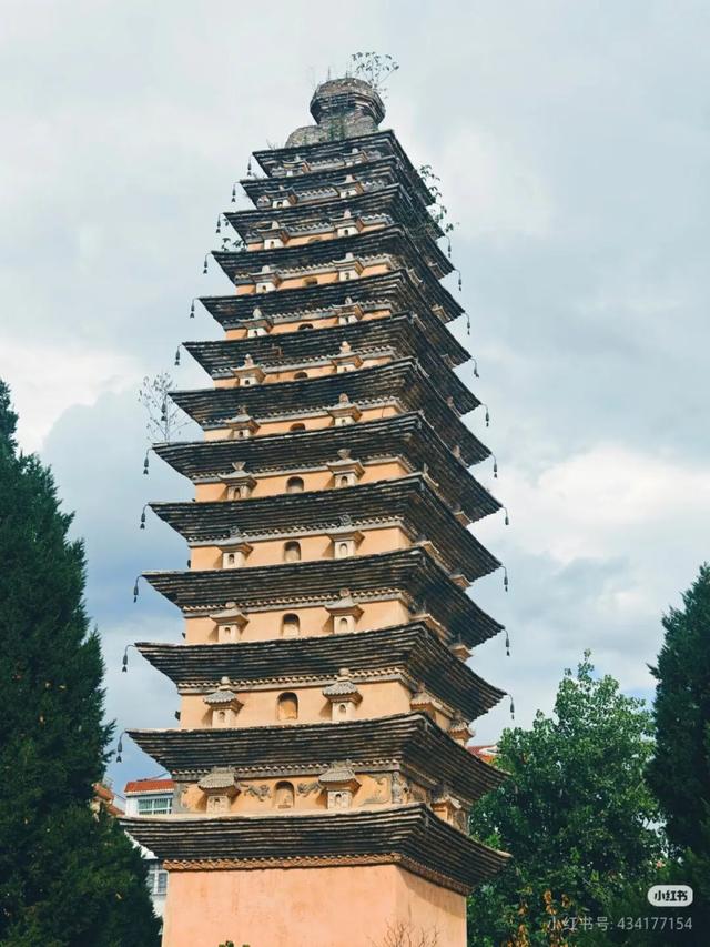 国庆不打挤！高铁2.5H直达冷门小县城，景色惊艳国鸟遍地！物价超低，2元吃鲜辣美食！