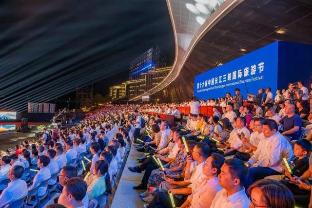 ACME助力长江三峡国际旅游节开幕，光影点亮宜昌夜空