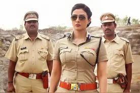 塔布：印度最火辣女警，傲人身材征服影坛！图片