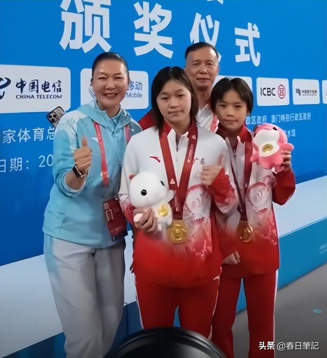 央视怒赞！全红婵刚复出就夺冠，领奖台上的一个举动更让人泪目