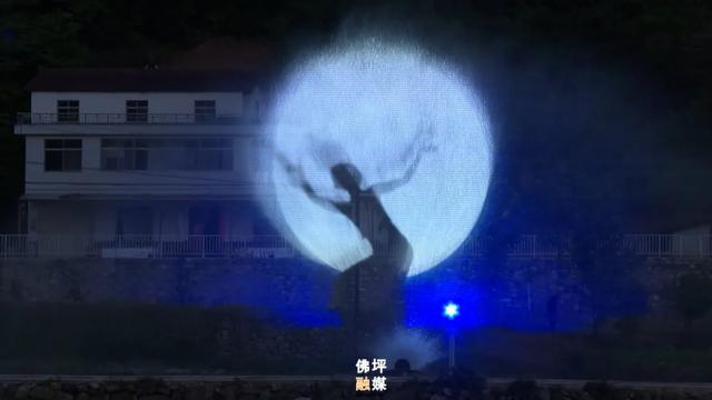 走T台、水幕秀、打铁花......这个“五一”王家湾村太会“玩”→