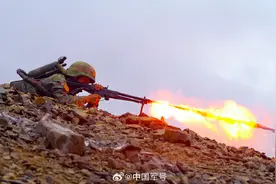 我军“喷火兵”训练燃爆 喷火兵仅是“放火”吗，现在还有用武之地吗？图片