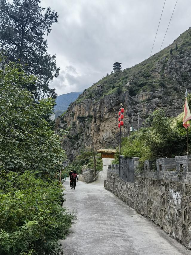 穿隧跨桥寻古，陇南川北历新——平绵高速国庆行