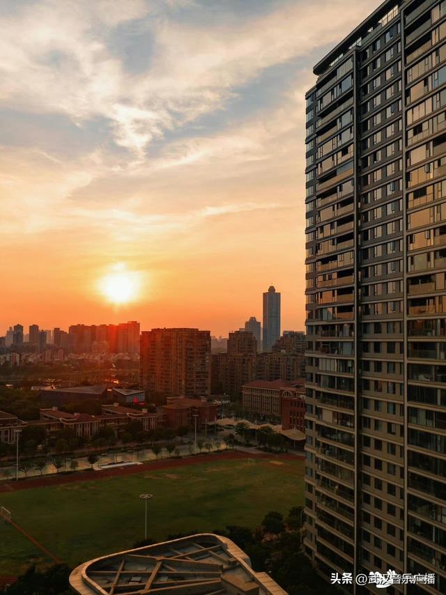 武汉的夏天，最浪漫的事莫过于追逐日落