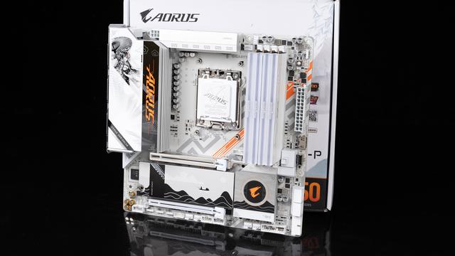 银白顶配，98X3D+技嘉B850M雕妹+索泰RTX 5080+6400C28 96GB装机