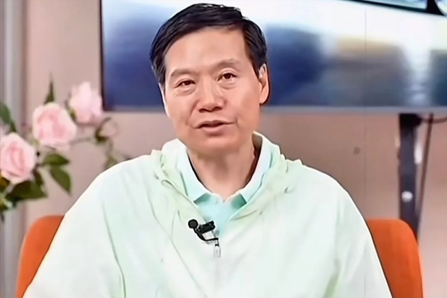 雷军一个花圈，口碑暴涨！小米员工冒雪吊唁太圈粉