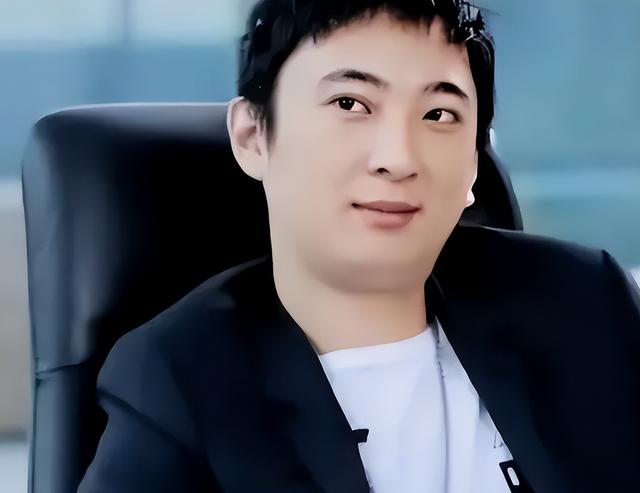 逆风翻盘？38岁王思聪再破"天花板"，让王健林和整个商界"沉默"了