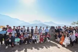 大陆高校师生访台行照出了良善，也折射了邪恶图片