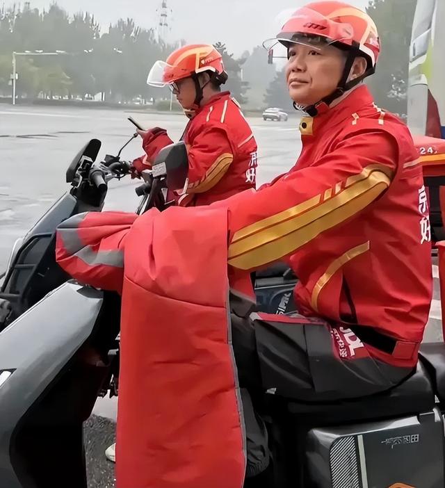 钱多也没什么用？51岁刘强东对大儿子的“亏欠”，至今都难以弥补
