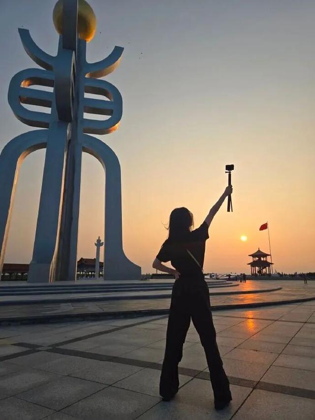 一位95后深圳女孩，本想考个驾照，却意外踏上环驾中国100天之旅