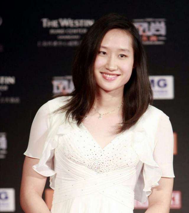 连娶3位徒弟，将奥运冠军变主妇，毁掉队员前途的他能有多离谱？