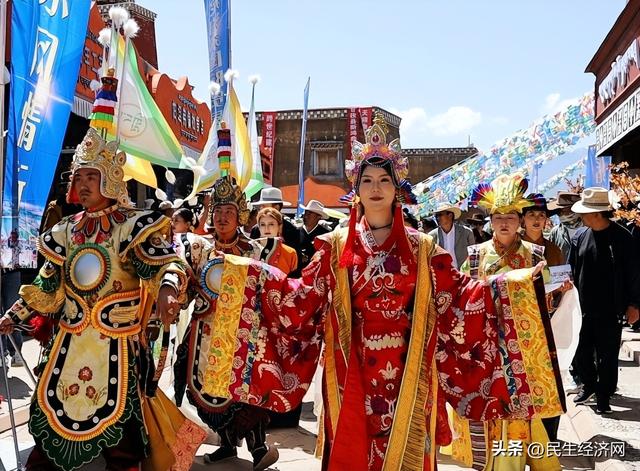 甘孜县尼泊尔商贸街成南向通道文化商贸新纽带