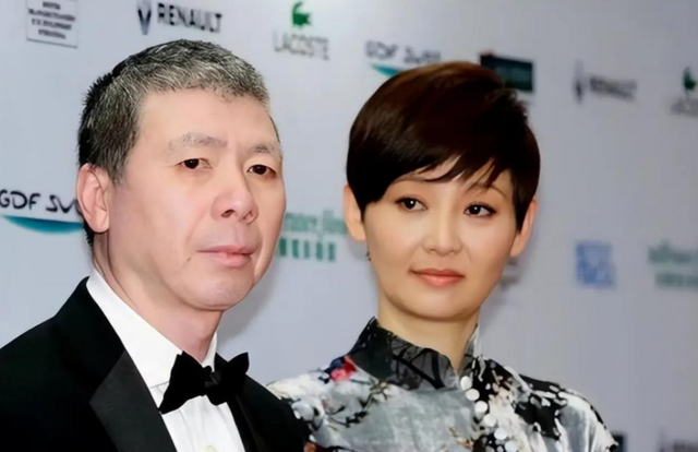 和徐帆离婚传闻真相大白仅2个月，冯小刚近况出，一点都不意外