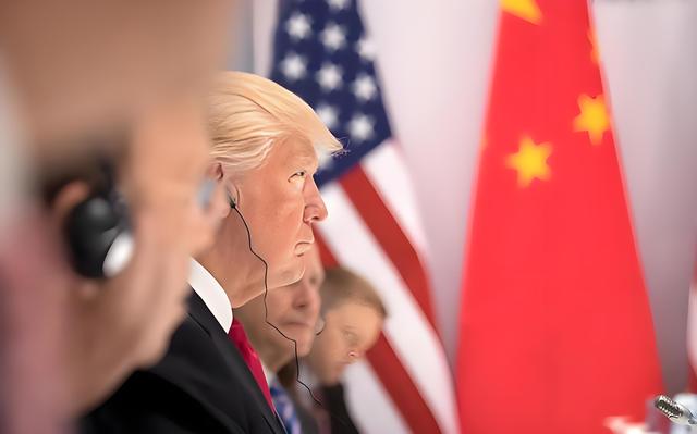 特朗普还未登机访华，大批美国坦克将运往台岛，解放军动作更大