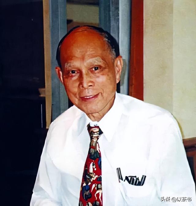 阅兵临近，霍家三父子一张北京合照暴露真实处境，目的果然不一般