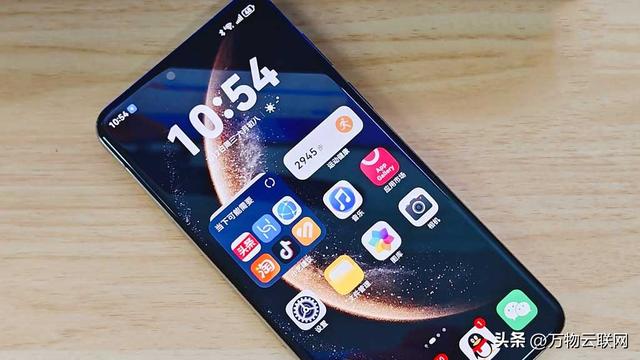 华为Mate 80 Pro前摄双摄革新；华为Mate 80 Pro扭转前摄设计理念