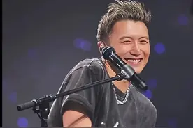 看了一组谢霆锋演唱会的照片，天后的快乐我懂了图片