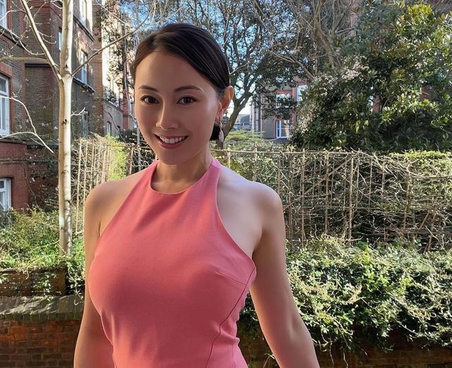 突发！香港知名女星在网上售卖大尺度照片，疑似陷入经济困难