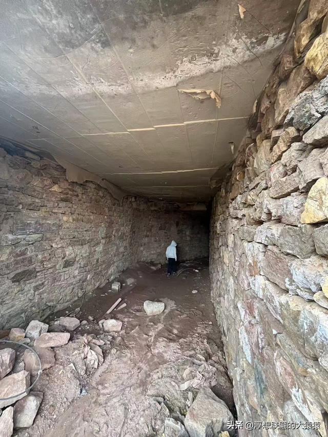 莱芜苗山镇铜山村里的汉代铜矿洞