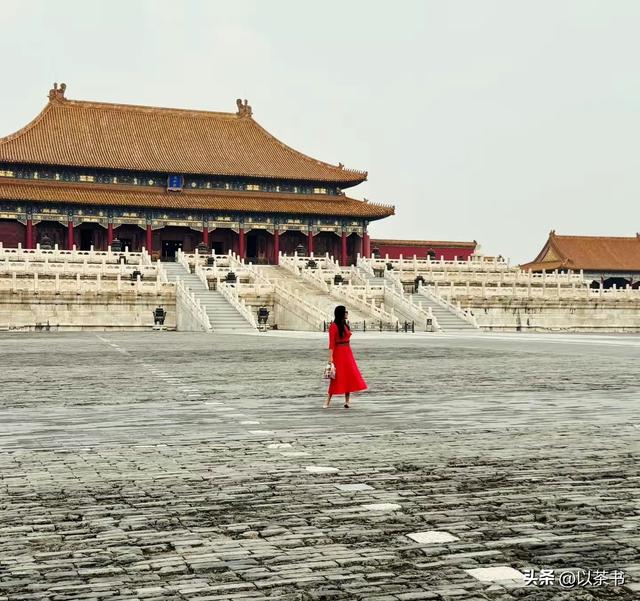 故宫为她开放！塞尔维亚第一夫人穿中国红北京一日游，美得不像话