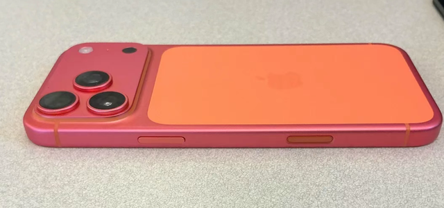 iPhone 17 Pro Max 遭遇褪色问题，苹果官方回应