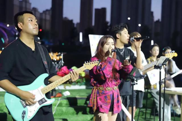 在临夏,把夏天过成诗——公园、夜景与音乐会的清凉邀约