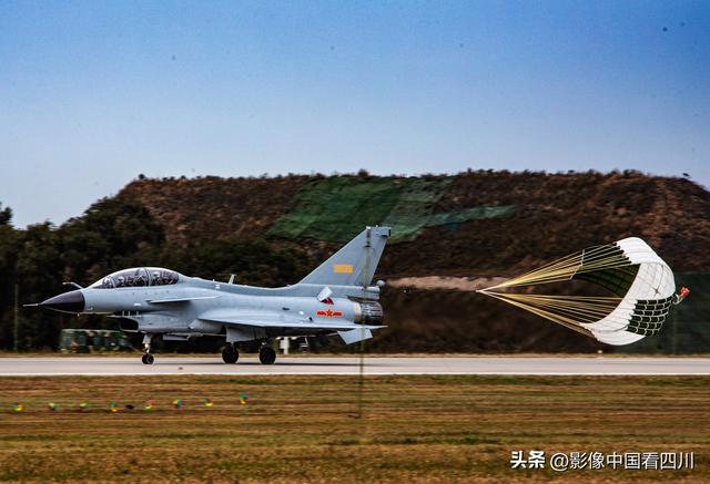 吉林长春：长春航空展上的大国重器