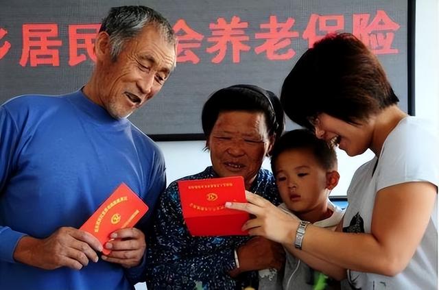 中央定调，退休新政落地，1969年以前出生人员，延迟更加受益吗？