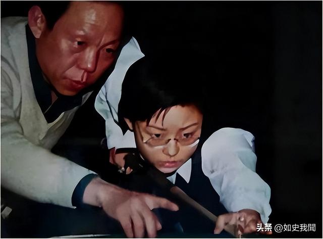 43岁潘晓婷至今单身，身材傲人却无人敢娶，潘爸爸后悔当初管太严