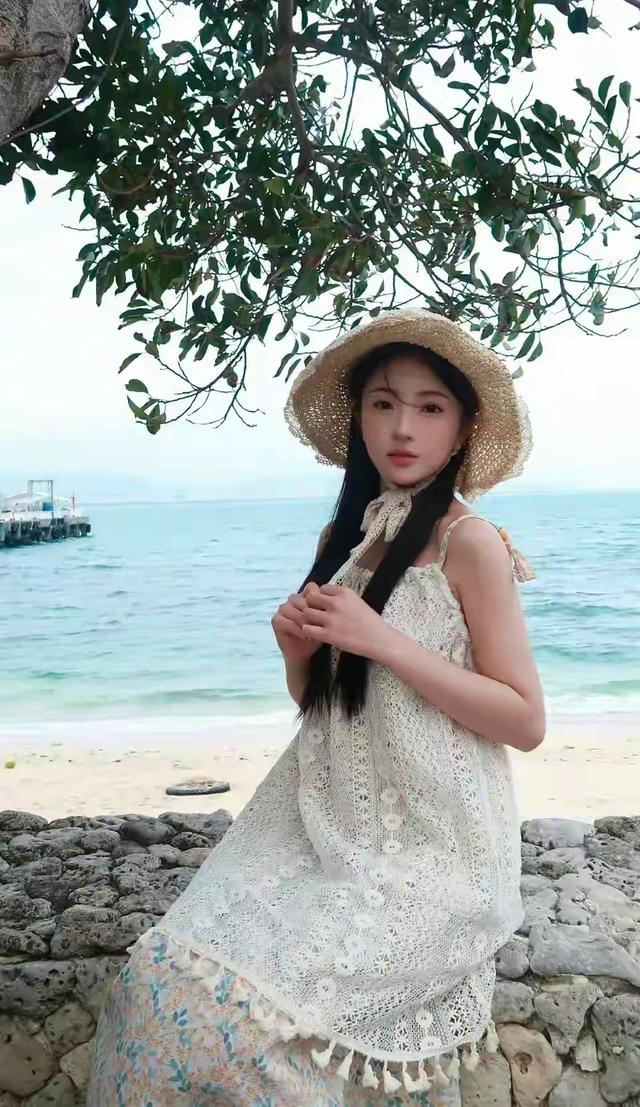 安徽职业技术学院校花美出圈了，貌美如花，倾国倾城，太迷人了