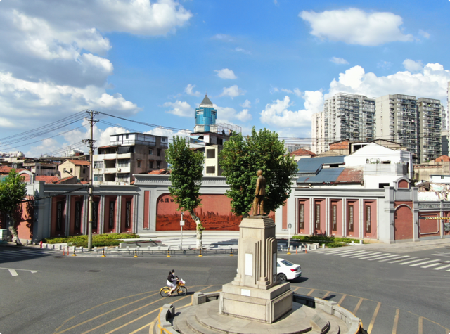 铜人像！“带朋友来逛，特别有面子”！