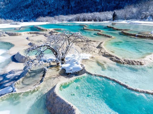 黄龙初雪，瑶池仙境一夜之间“白了头”？
