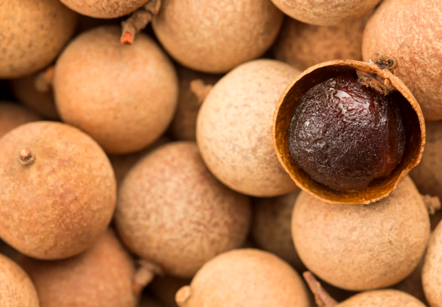 比红枣补血，黄芪补气！秋冬每天吃几颗	，助眠补气血，养出好气色