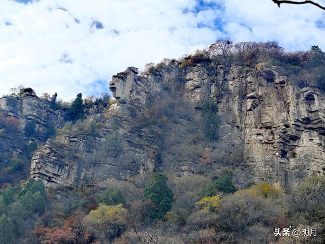 龙洞胜境尤奇崛