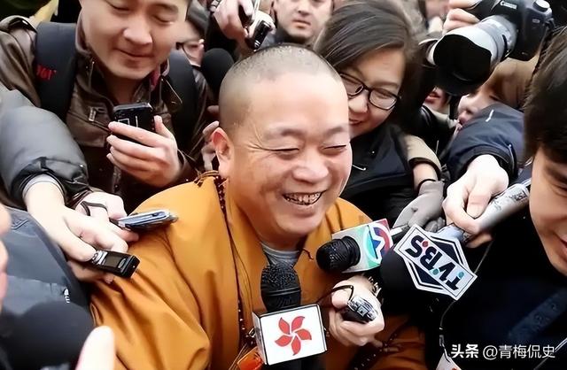 老方丈没说谎！看到李湘拜访少林寺旧照，才发现释永信面相早变了
