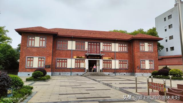 出游第6站-衡阳：东洲岛、石鼓书院、保卫里。阴雨天，游了个寂寞