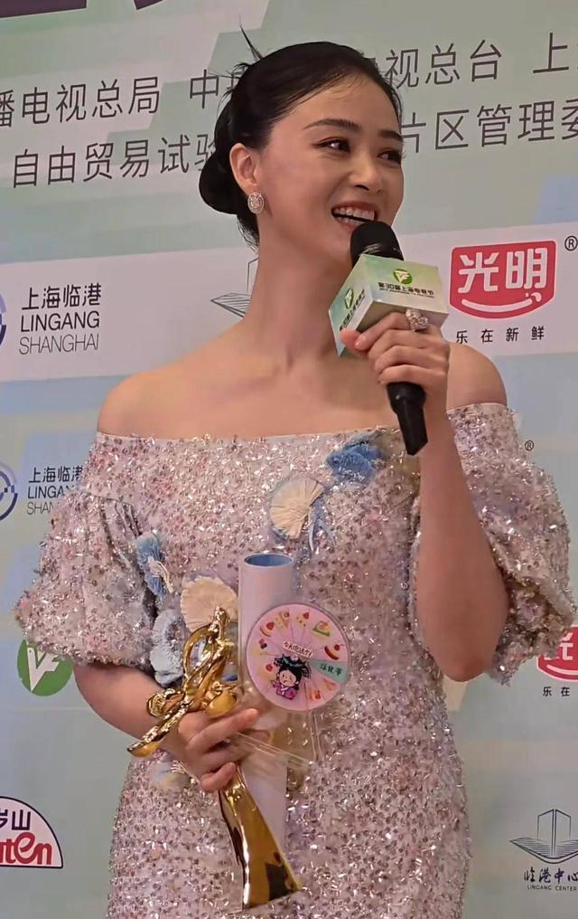 分手10年后，42岁蒋欣官宣喜讯，已是叶祖新“高攀不起”的存在