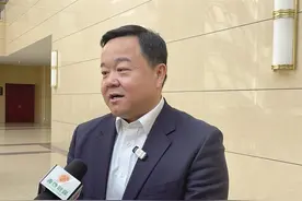加大综合金融服务力度赋能呼和浩特重点行业建设——访中国银行内蒙古分行党委书记、行长胡昆图片