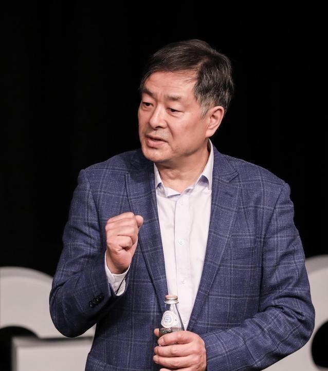 濮存昕：家人相继去世，如今72岁不敢老去，还要照顾年迈的老母亲