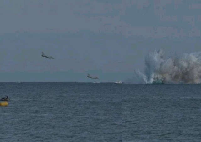 美指挥官：福建舰和美航母差太远	，不到24小时，美航母连坠2机