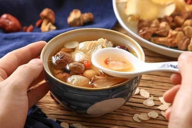 饭后散步对胃好吗？医生忠告：胃“最喜欢”这5件事，平时可多做