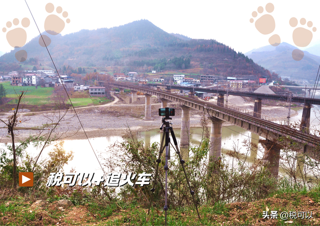 宝成铁路：嘉陵江第一湾，晚归的绿皮火车穿越夕阳