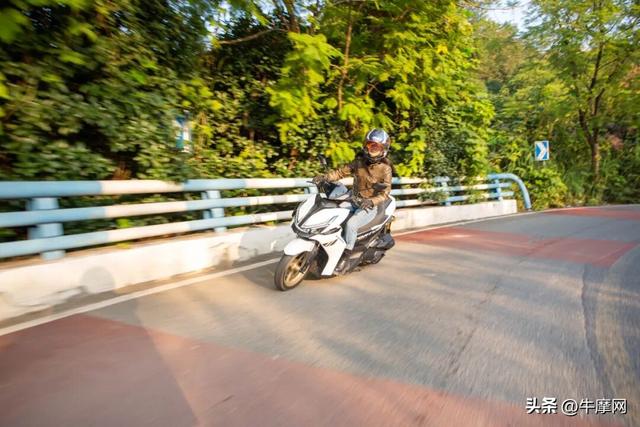 迎着阳光 向着南山 与鸿150S奔跑在城市和山野之间