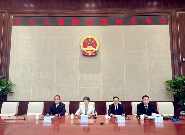 中企不能再任由美西方宰割，中国高瞻远瞩，成立国际商事仲裁中心