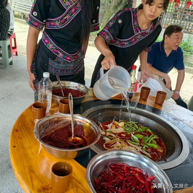 《古风♡应邀与魏强杨凡诸兄访利川凉雾60公社古村》