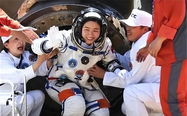 女航天员刘洋：结婚8年不生孩子，首次升空前为丈夫留下2条遗言