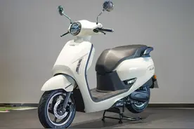 【最全】2024-2025一万元左右高端125踏板摩托车新手选择建议指南图片