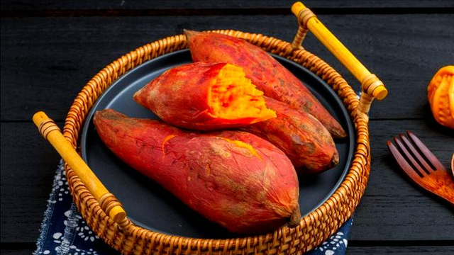 早饭常吃红薯的人	，身体怎么样了？吃红薯到底是减肥还是增肥？